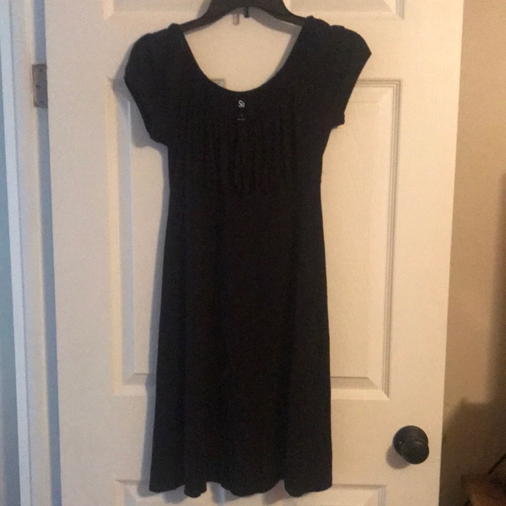 So brand black dress